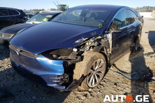 Tesla Model X 2018 — photo 2