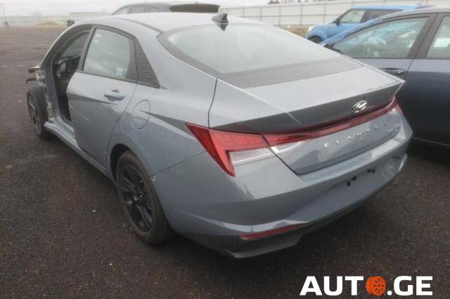 Hyundai Elantra 2021 — photo 2