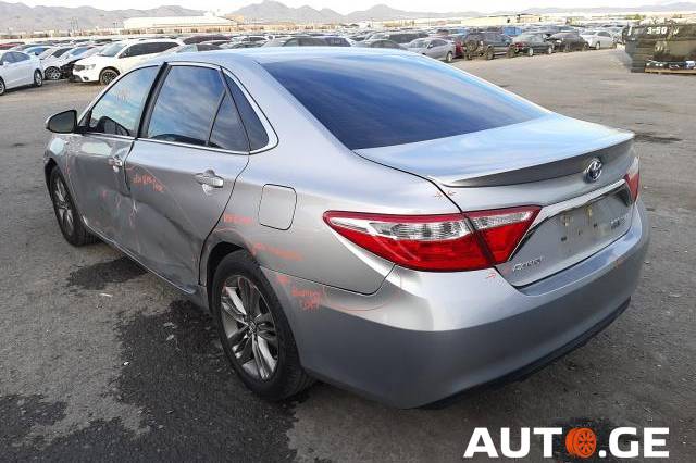 Toyota Camry 2017 — photo 2