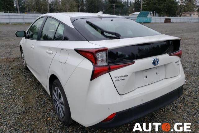 Toyota Prius 2019 — photo 2