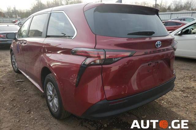 Toyota Sienna 2022 — photo 2