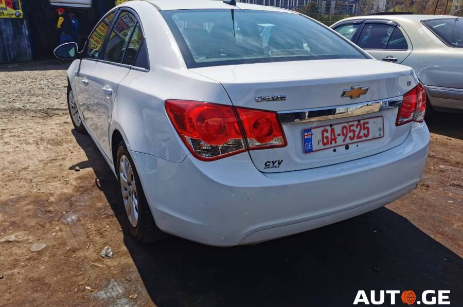 Chevrolet Cruze 2011 — photo 2