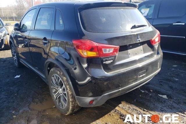 Mitsubishi Outlander 2017 — photo 2