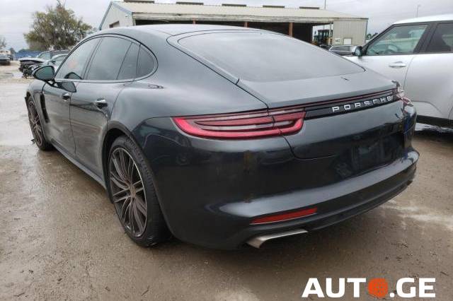 Porsche Panamera 2018 — photo 2