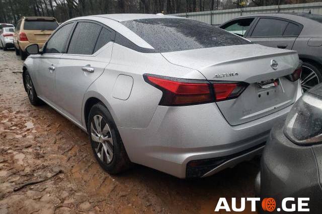 Nissan Altima 2019 — photo 2