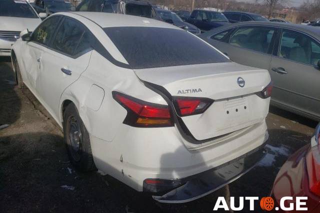 Nissan Altima 2019 — photo 2