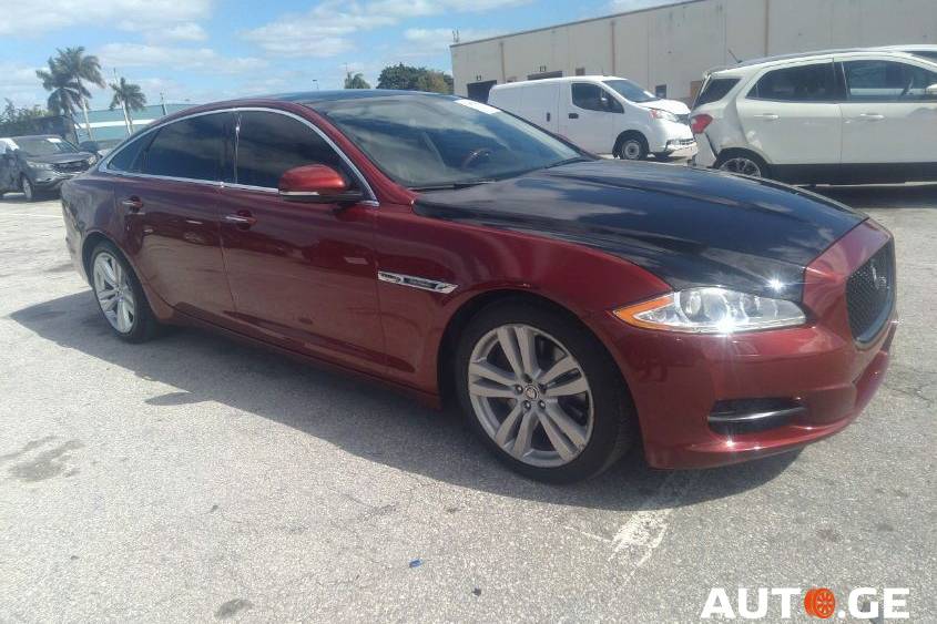Jaguar XJ