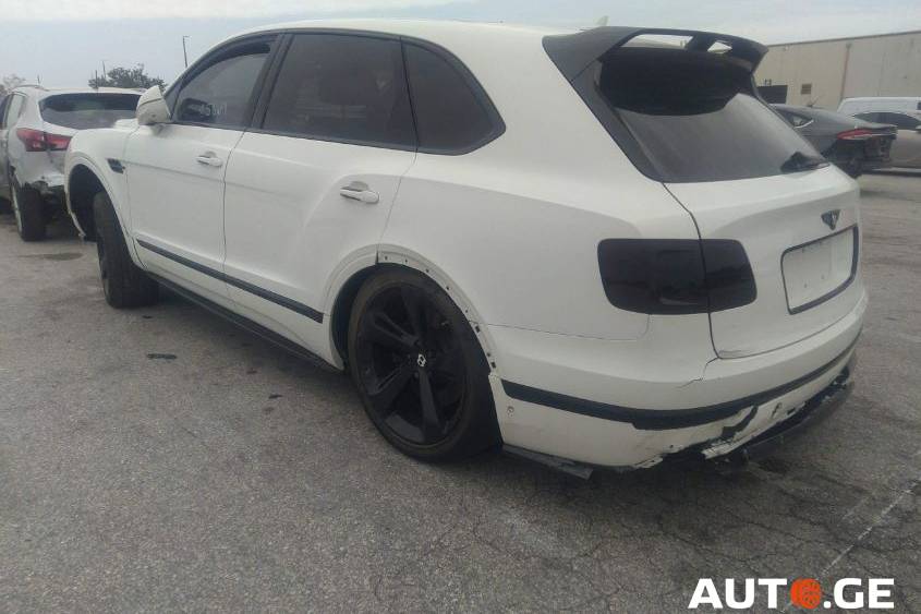 Bentley Bentayga 2018 — photo 2