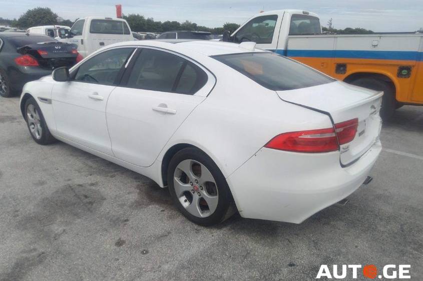 Jaguar Xe-Jaguar 2017 — photo 2