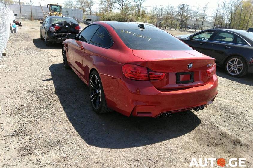 BMW M4 2015 — photo 2
