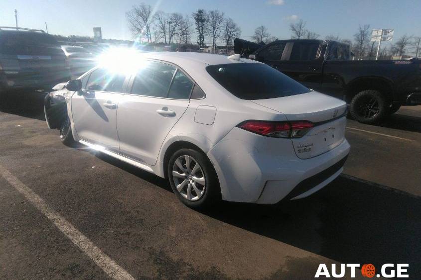 Toyota Corolla 2021 — photo 2