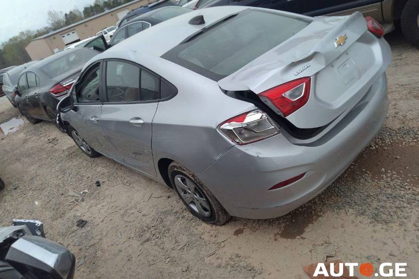 Chevrolet Cruze 2017 — photo 2