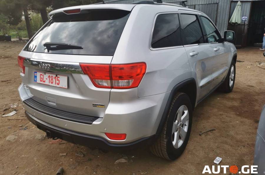 Jeep Grand Cherokee 2011 — photo 2