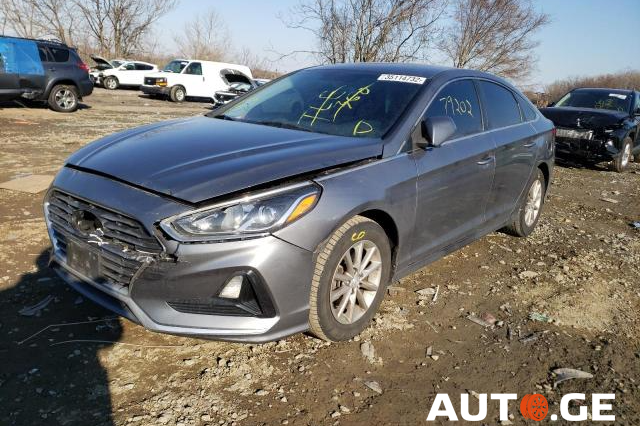 Hyundai Santa-Fe 2018 — photo 2