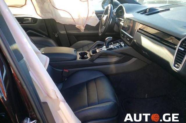 Porsche Cayenne 2019 — photo 2