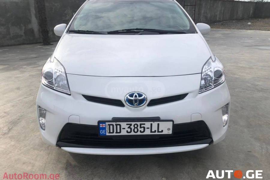 Toyota Prius 2013 — photo 2