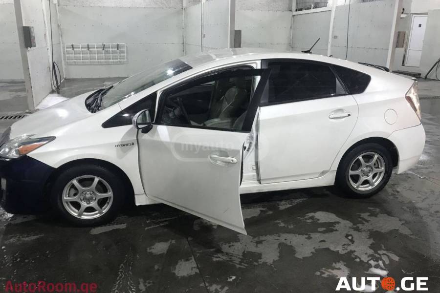 Toyota Prius 2010 — photo 2