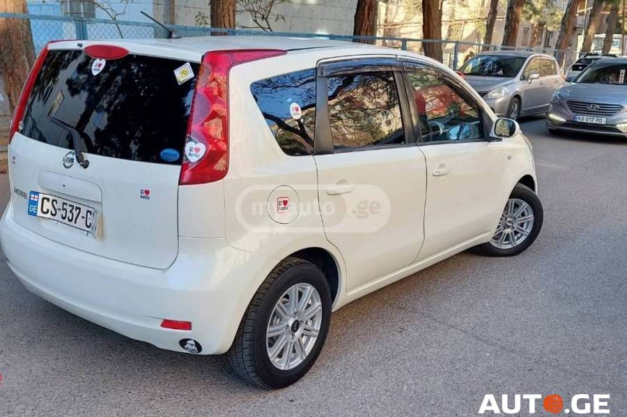 Nissan Note 2005 — photo 2