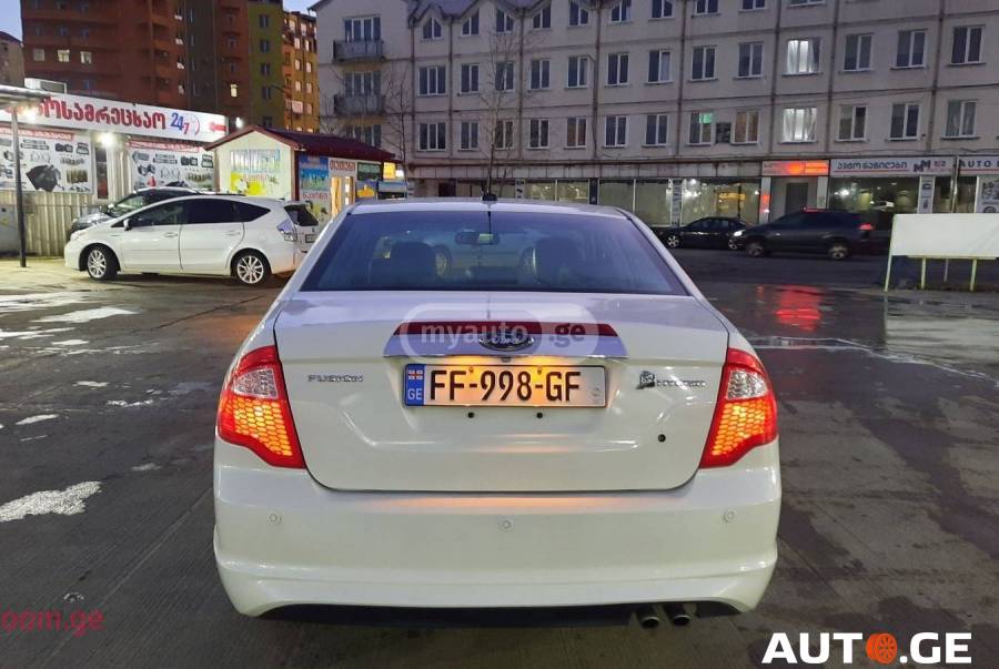Ford Fusion 2010 — photo 2