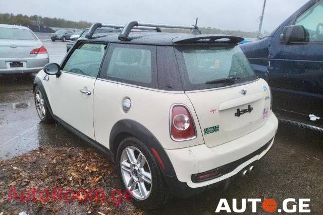Mini Cooper 2011 — photo 2