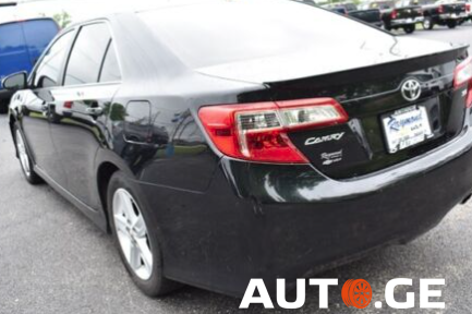 Toyota Camry 2014 — photo 2