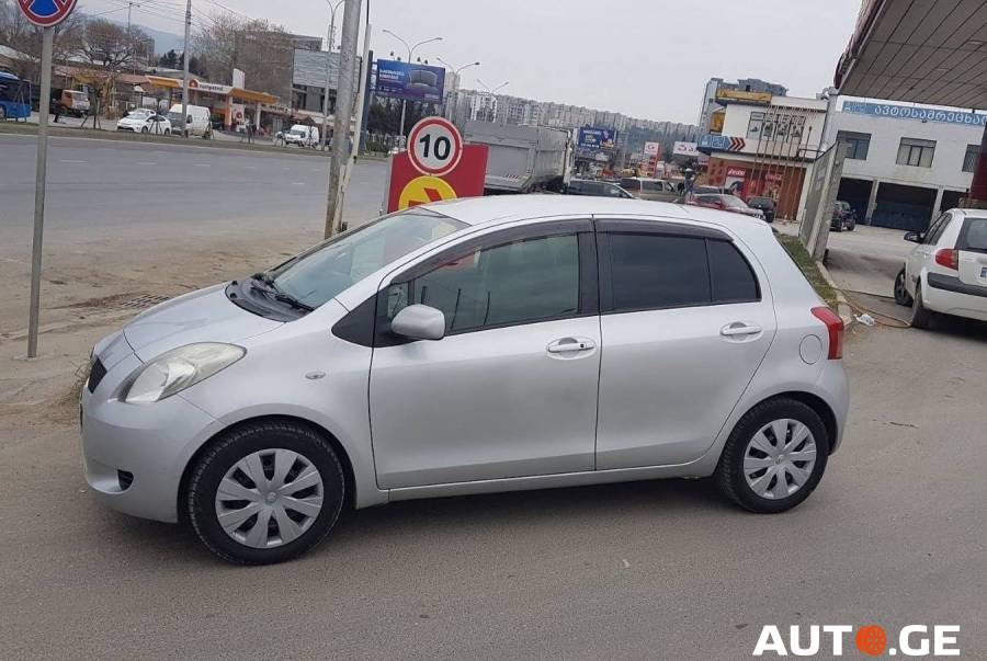 Toyota Vitz 2007 — photo 2