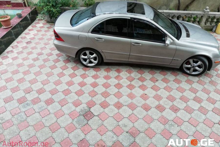 Mercedes-Benz C-230C 2004 — photo 2