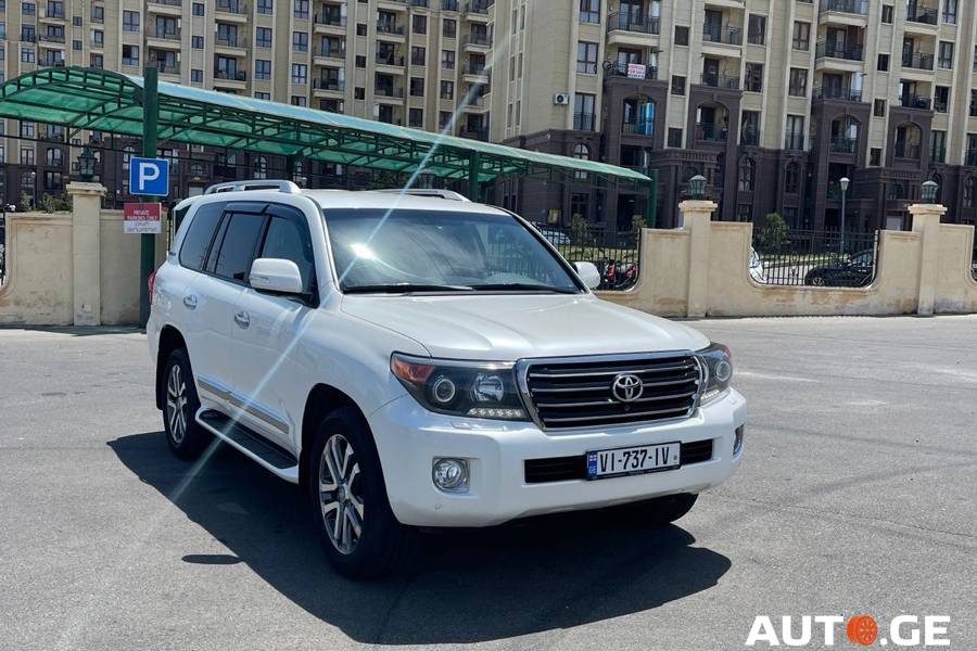 Toyota Land Cruiser 2018 — photo 2