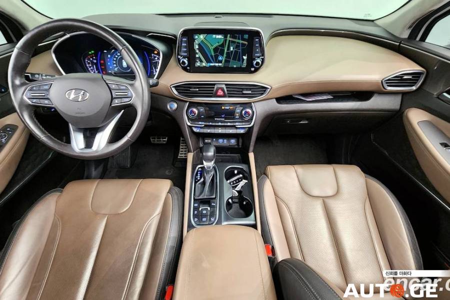Hyundai Santa-Fe 2018 — photo 2