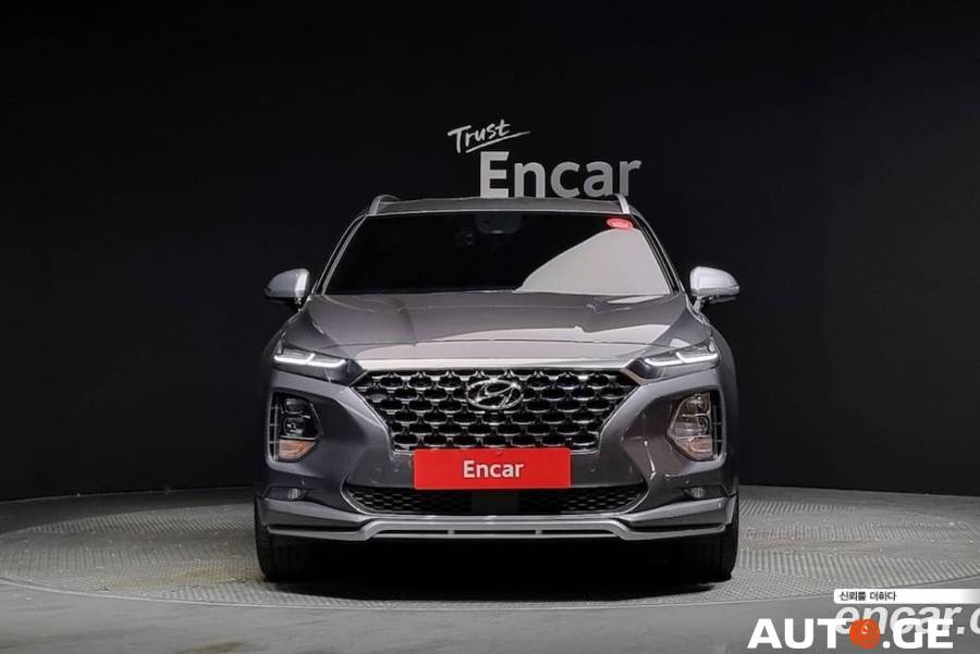 Hyundai Santa Fe 2018 — photo 2