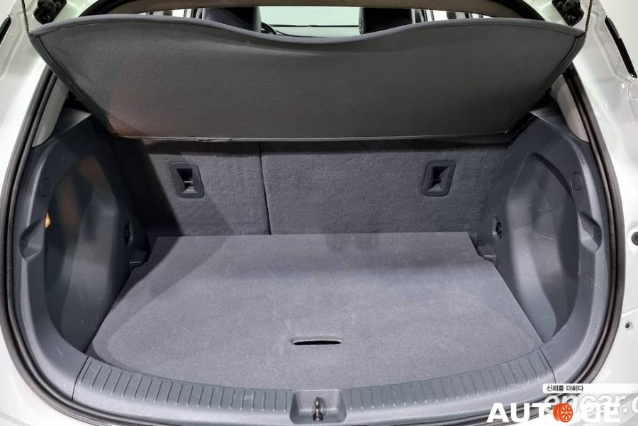 Chevrolet Volt 2018 — photo 2