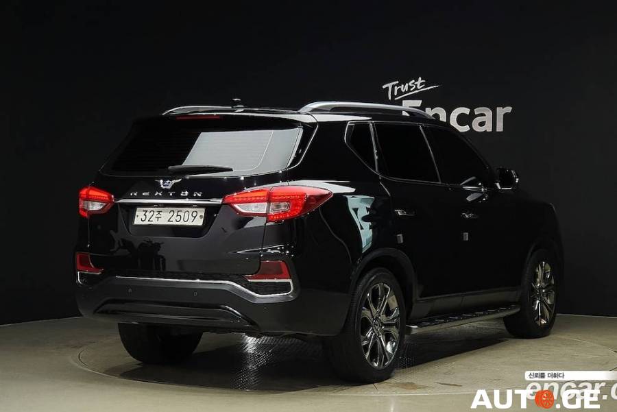 Ssangyong Rexton 2017 — photo 2