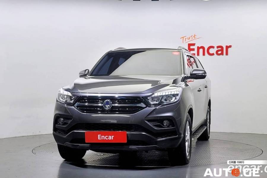 Ssangyong Rexton 2018 — photo 2