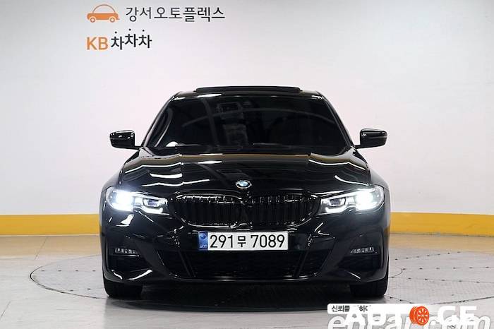BMW 3 Series 2021 — photo 2