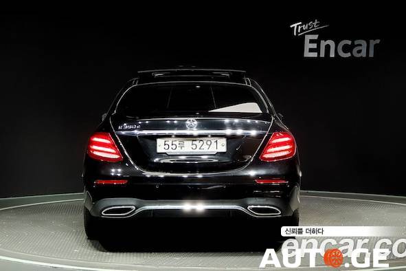 Mercedes-Benz E-Class 2017 — photo 2