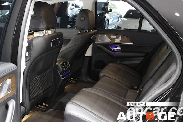 Mercedes-Benz Gle-Class 2021 — photo 2