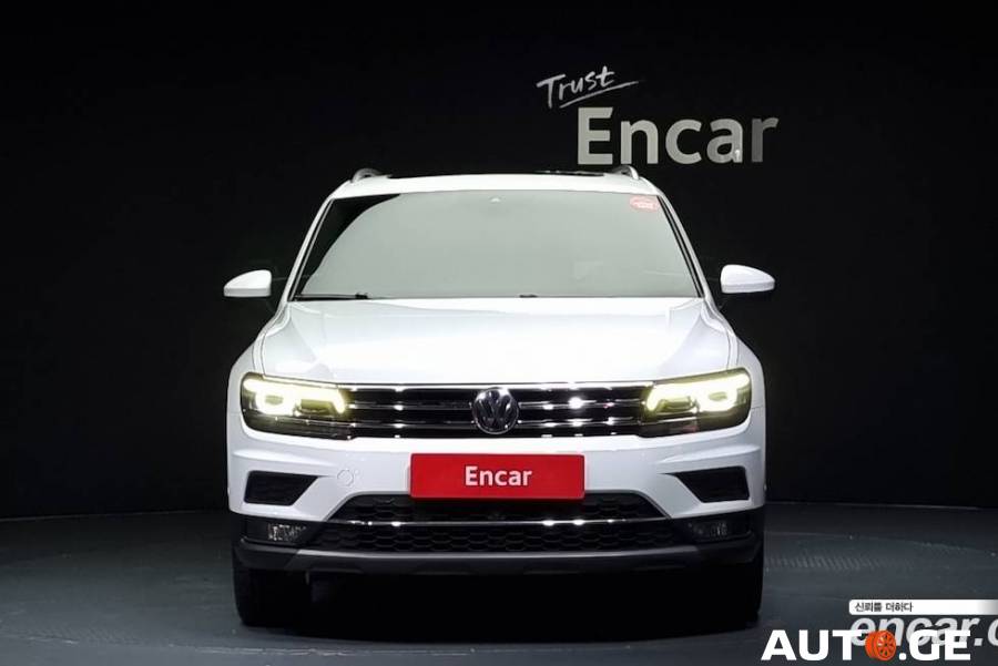 Volkswagen Tiguan 2018 — photo 2