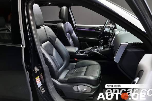 Porsche Cayenne 2012 — photo 2