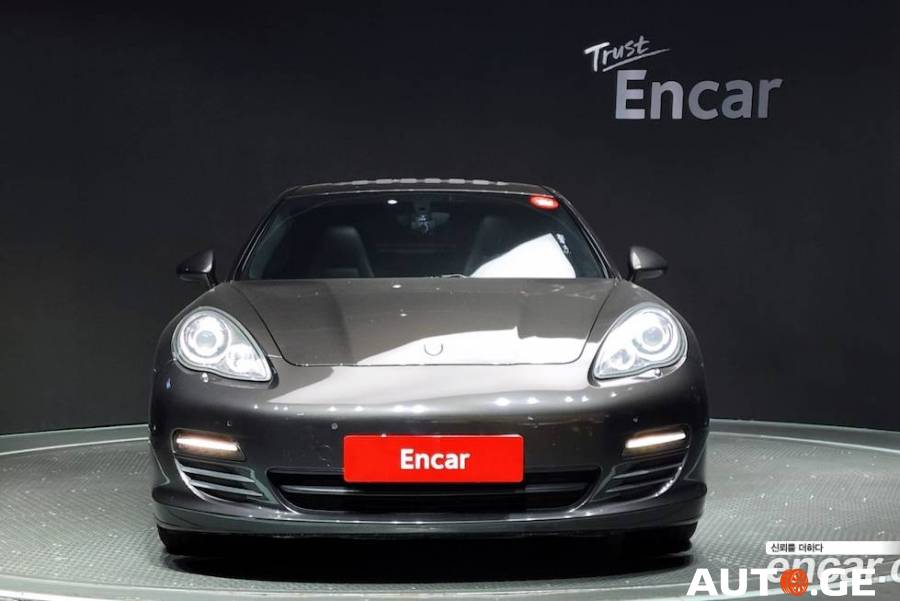 Porsche Panamera 2010 — photo 2