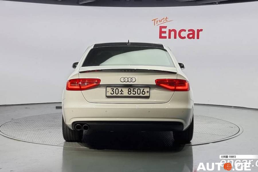 Audi A4 2013 — photo 2