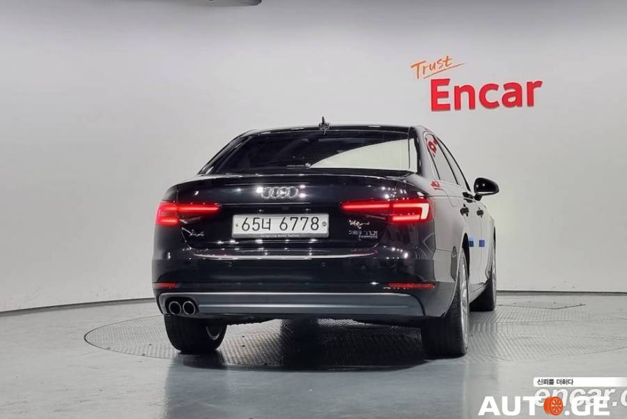Audi A4 2018 — photo 2