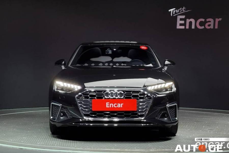 Audi A4 2021 — photo 2