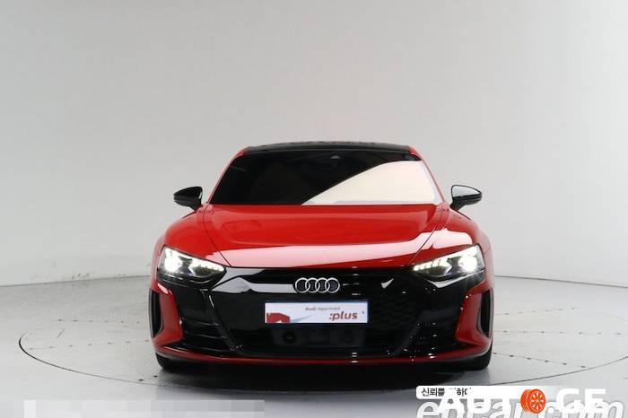 Audi e-tron 2022 — photo 2