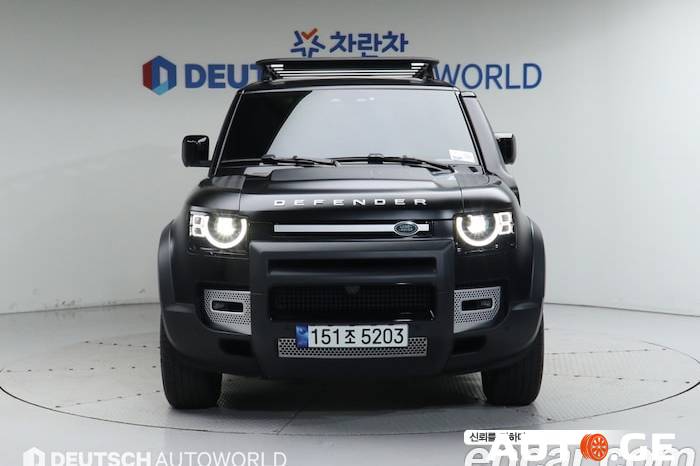 Land Rover Defender 110 2021 — photo 2