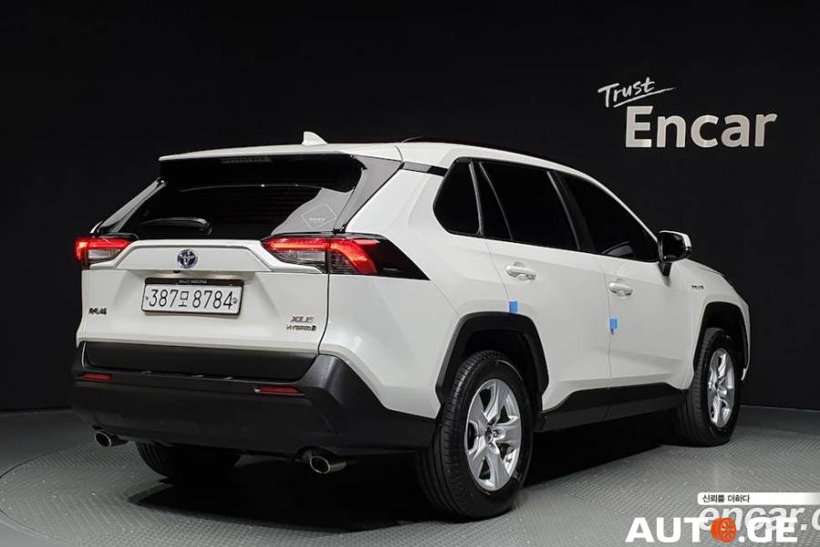 Toyota RAV4 2019 — photo 2