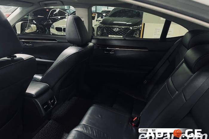 Lexus Es300 2014 — photo 2