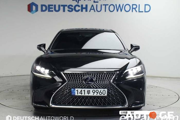 Lexus Ls-600H 2018 — photo 2