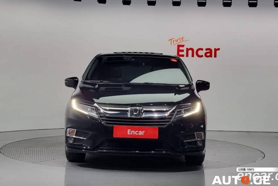 Honda Odyssey 2018 — photo 2