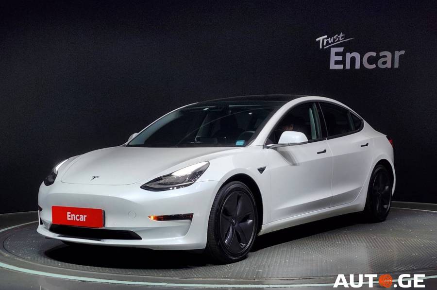 Tesla Model-3-Tesla