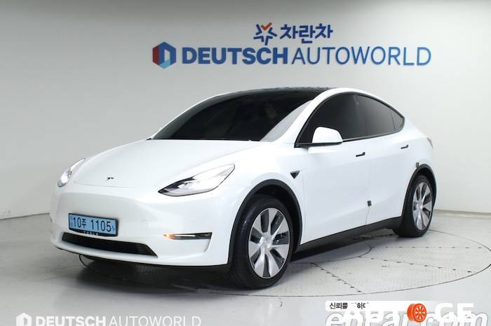 Tesla Model Y 2022 — photo 2